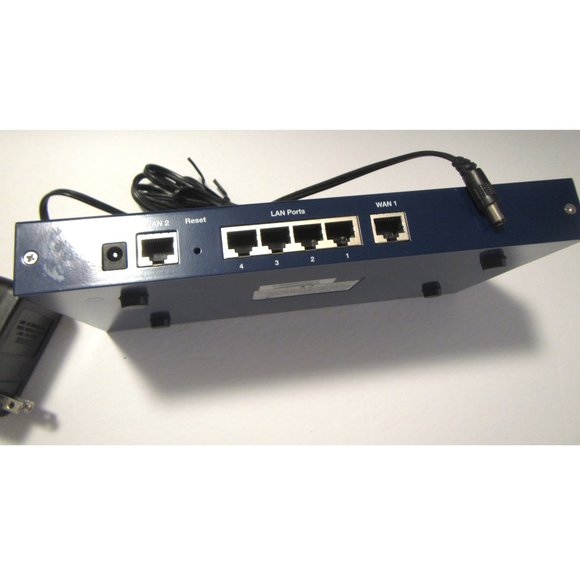 Xincom XC-DPG502 Twin WAN Router - Picture 1 of 9